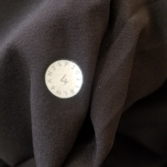 Lululemon Stretch High Rise Cropped Pant Size 4 - Picture 6 of 11